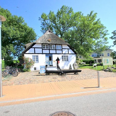 Fewo Mit Terrasse, Gratis Nutzung Vom Ahoi Erlebnisbad Und Sauna In Sellin - Haus Blick Zur See Fewo 13 Goehren  Exterior photo