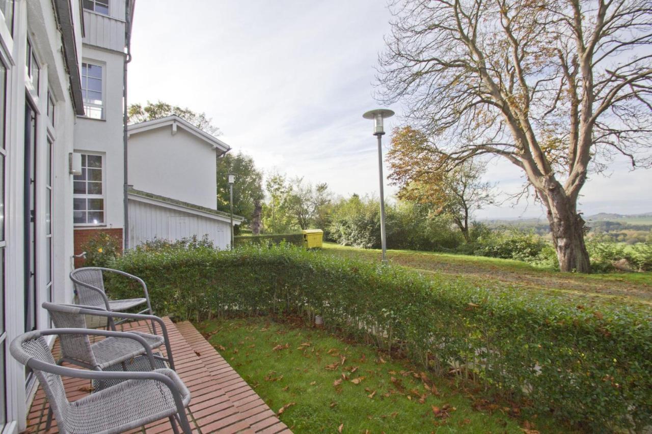 Fewo Mit Terrasse, Gratis Nutzung Vom Ahoi Erlebnisbad Und Sauna In Sellin - Haus Blick Zur See Fewo 13 Goehren  Exterior photo