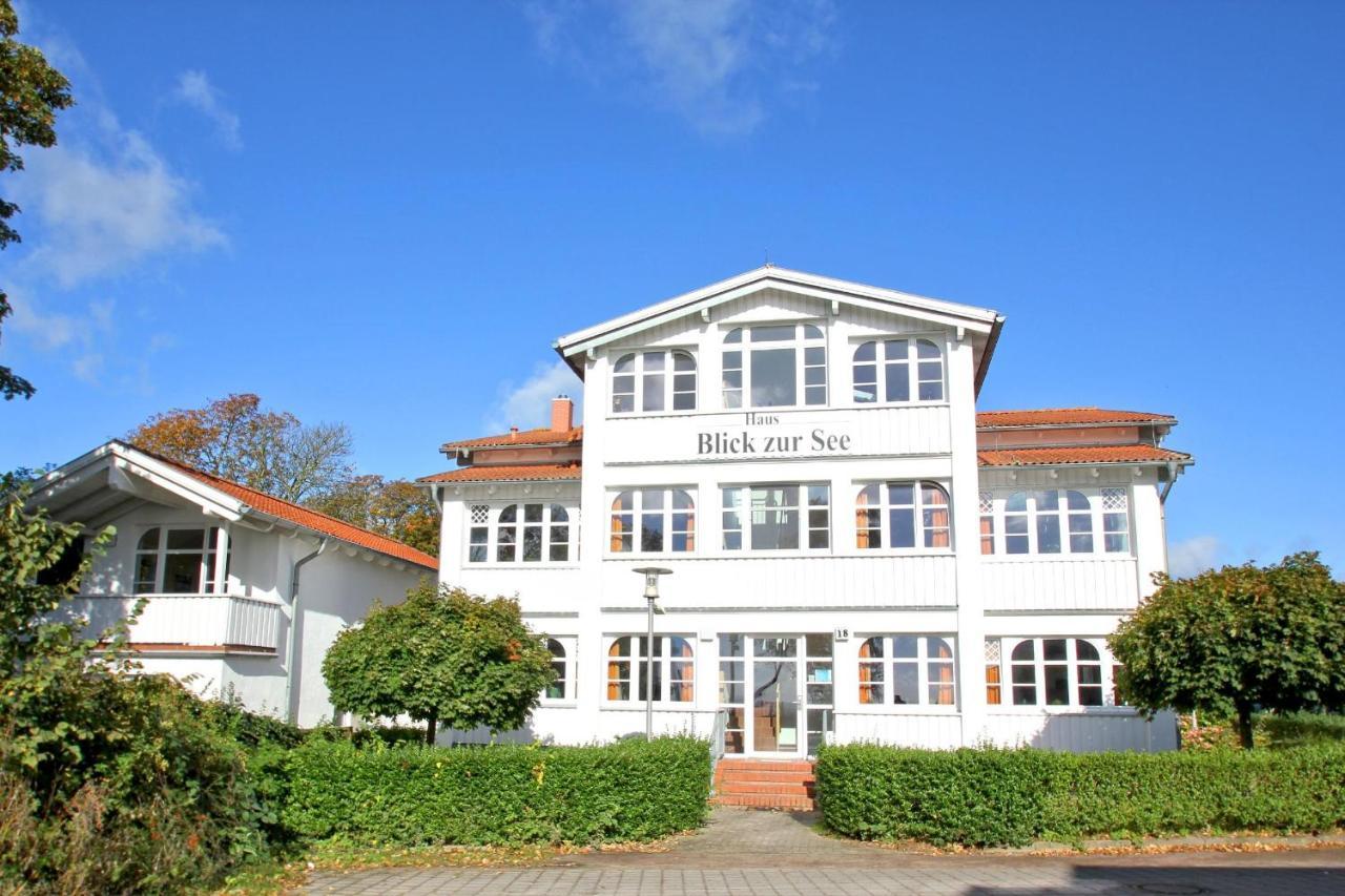 Fewo Mit Terrasse, Gratis Nutzung Vom Ahoi Erlebnisbad Und Sauna In Sellin - Haus Blick Zur See Fewo 13 Goehren  Exterior photo