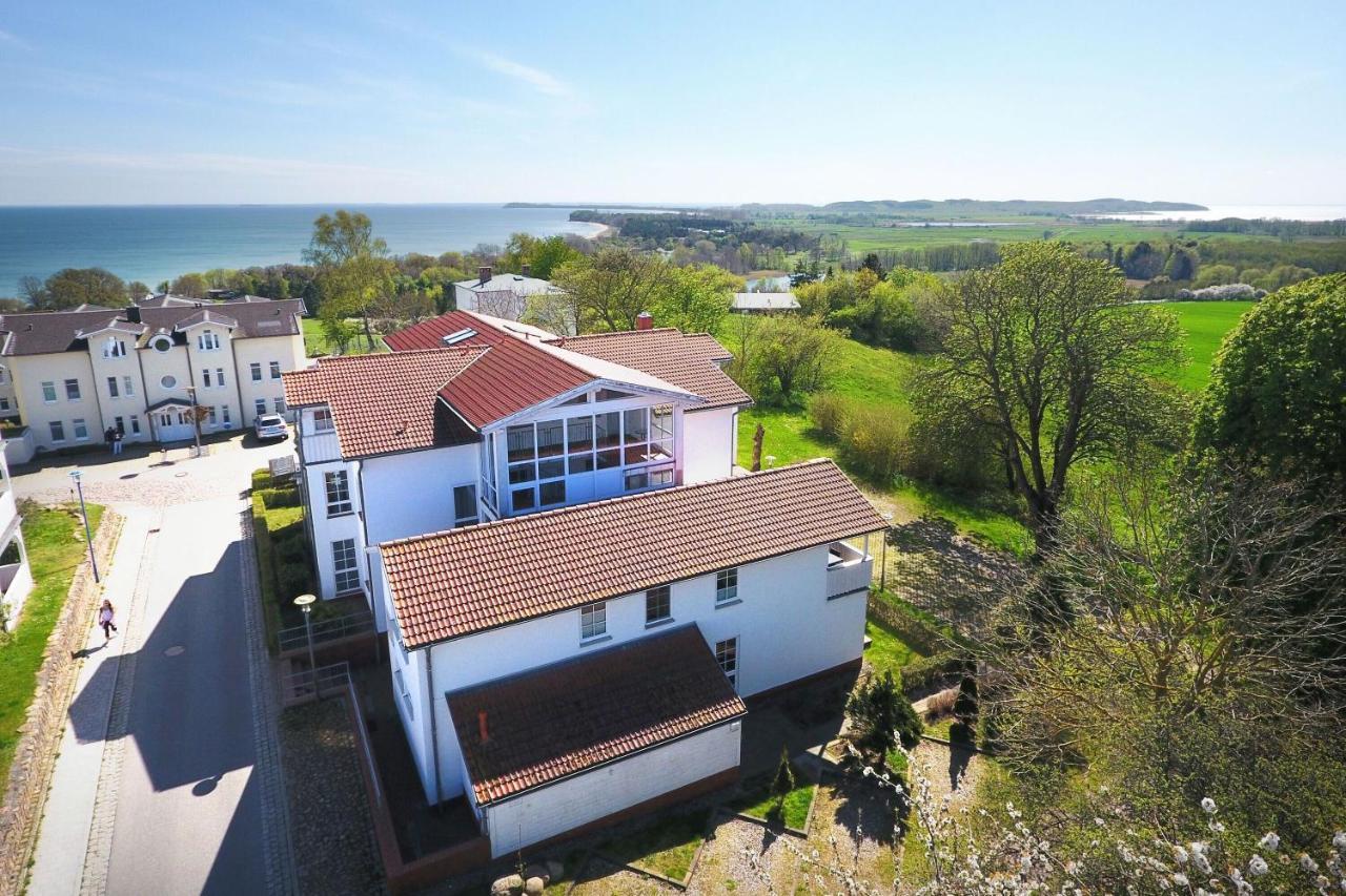 Fewo Mit Terrasse, Gratis Nutzung Vom Ahoi Erlebnisbad Und Sauna In Sellin - Haus Blick Zur See Fewo 13 Goehren  Exterior photo